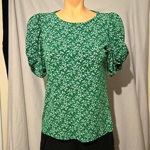 Cece green and white floral flutter flowy short sleeve blouse